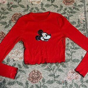 Disney red long sleeve with lettuce hem & sequined Mickey Mouse 🖤✨